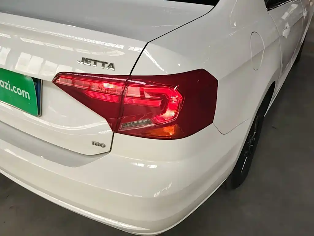 Volkswagen Jetta — миниатюра 8