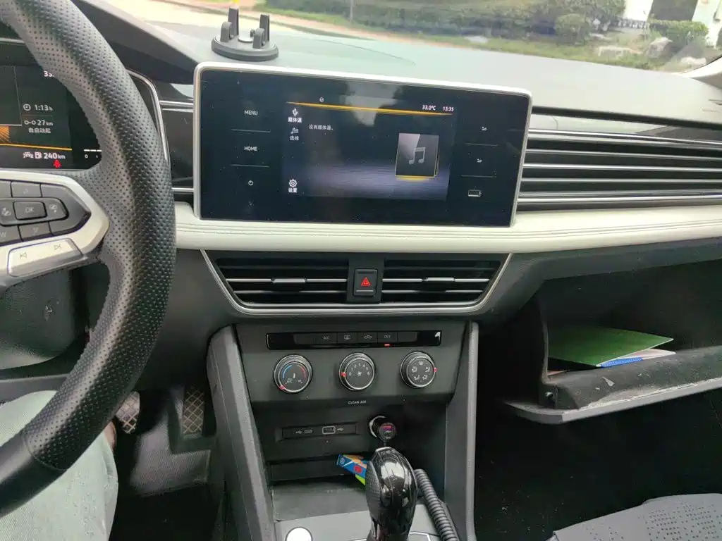 Volkswagen Tiguan L — миниатюра 9
