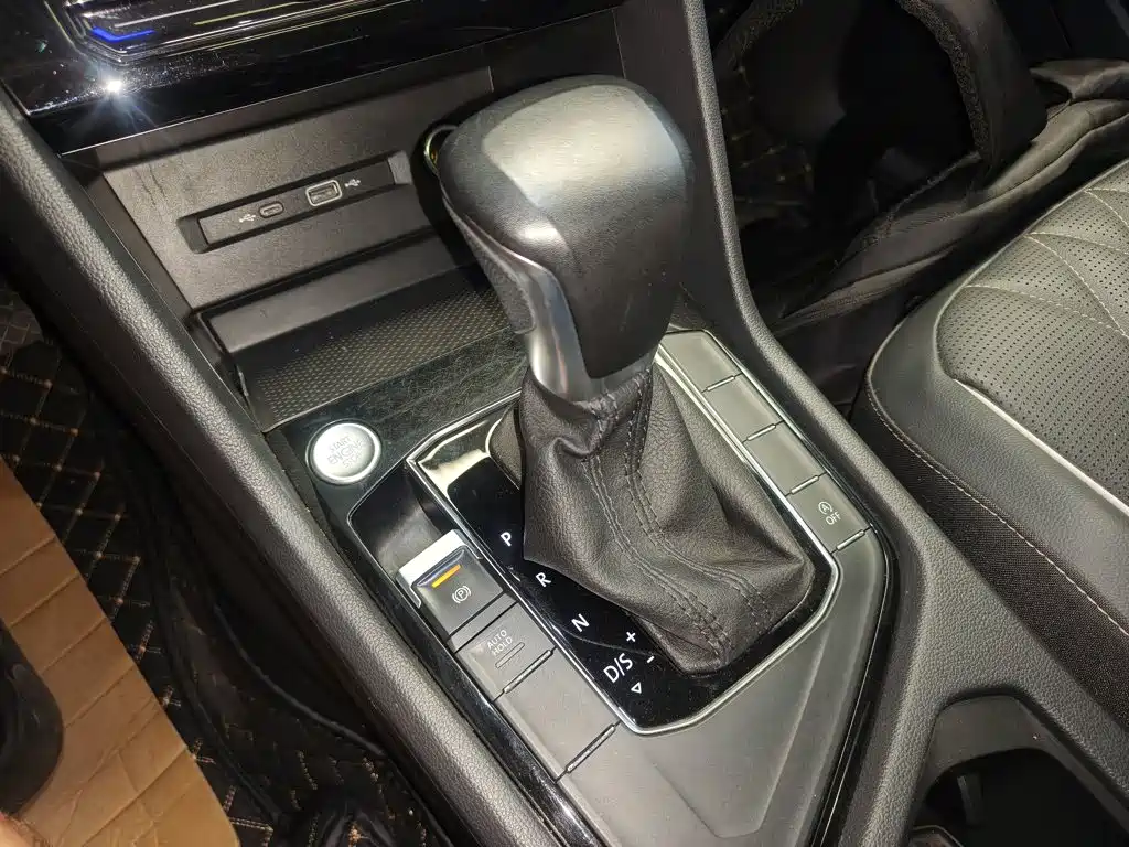 Volkswagen Tiguan L — миниатюра 14