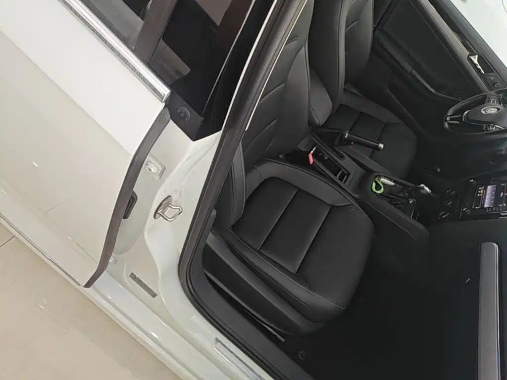 Volkswagen Sagitar — миниатюра 25
