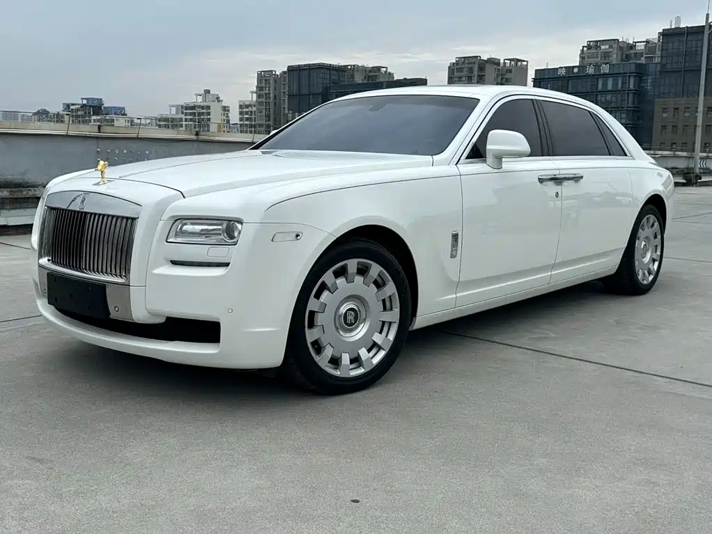 2014 Rolls-Royce Ghost - zdjęcie 1 z 20
