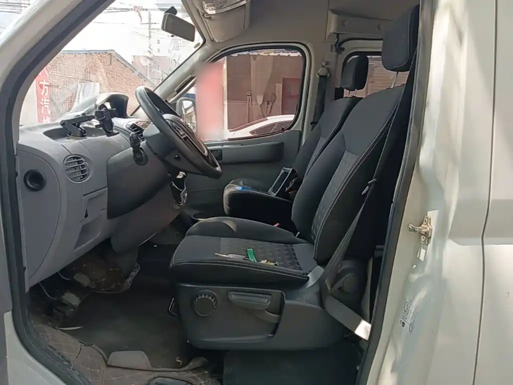 Maxus V80 — миниатюра 15