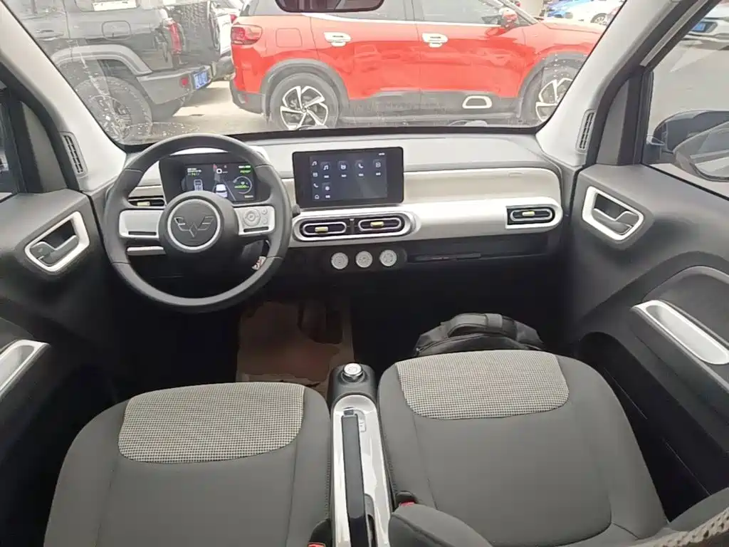 Wuling MINIEV — миниатюра 10