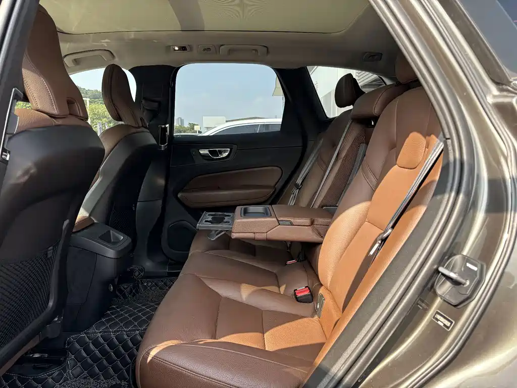 Volvo XC60 — миниатюра 8