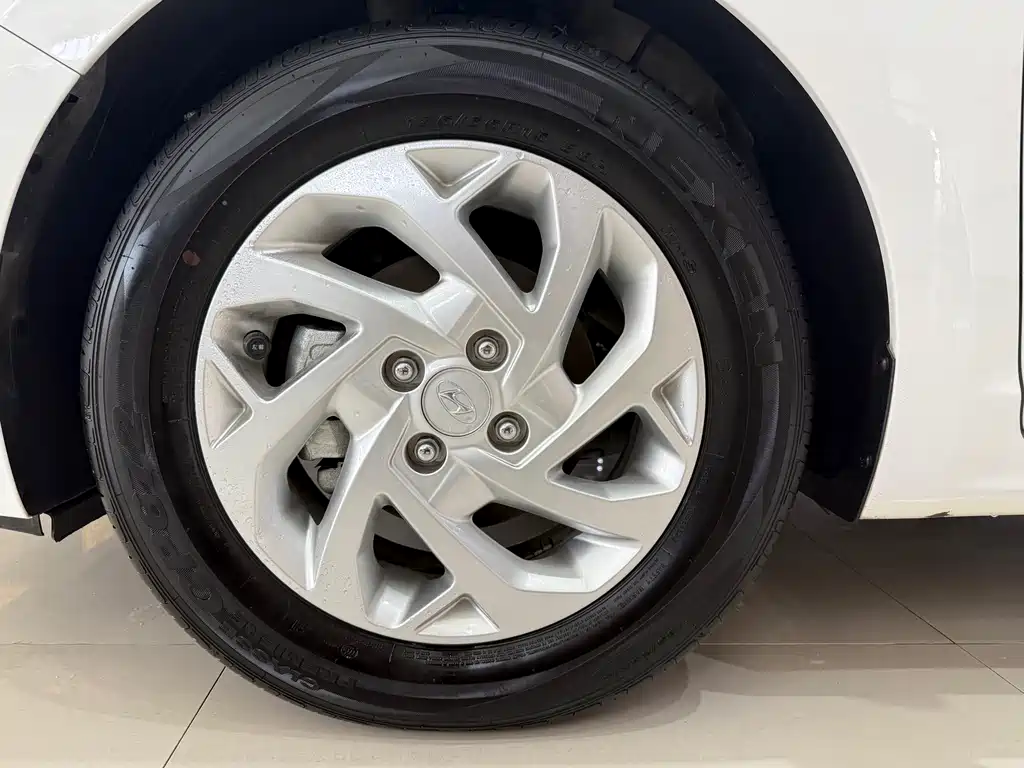 Hyundai Verna - фото 14