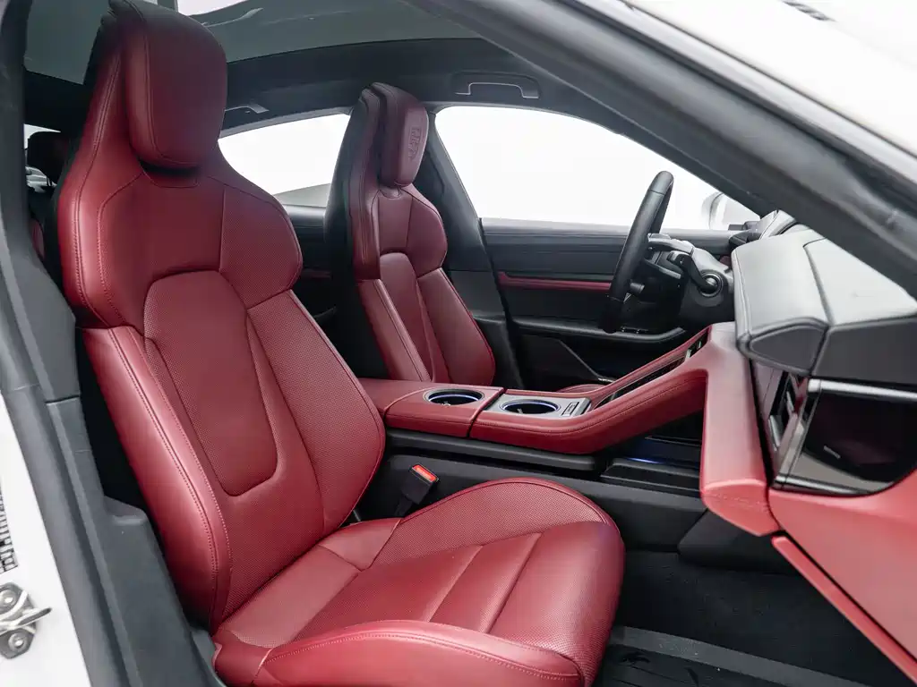 Porsche Taycan — миниатюра 18
