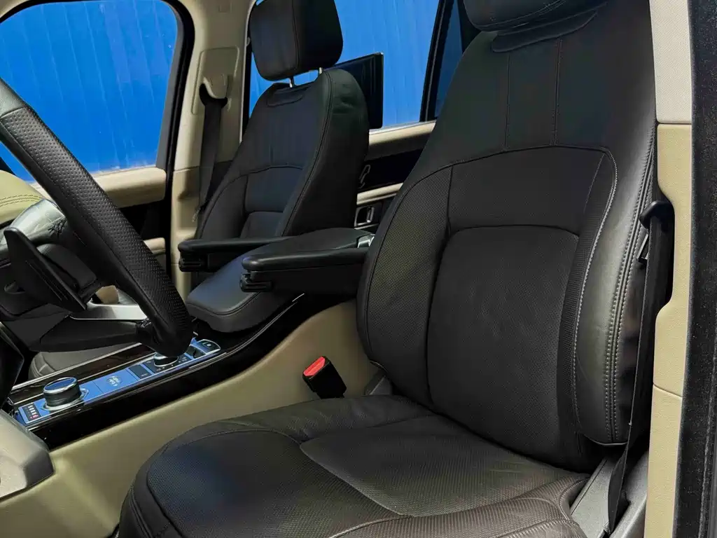 Land Rover Range Rover — миниатюра 8
