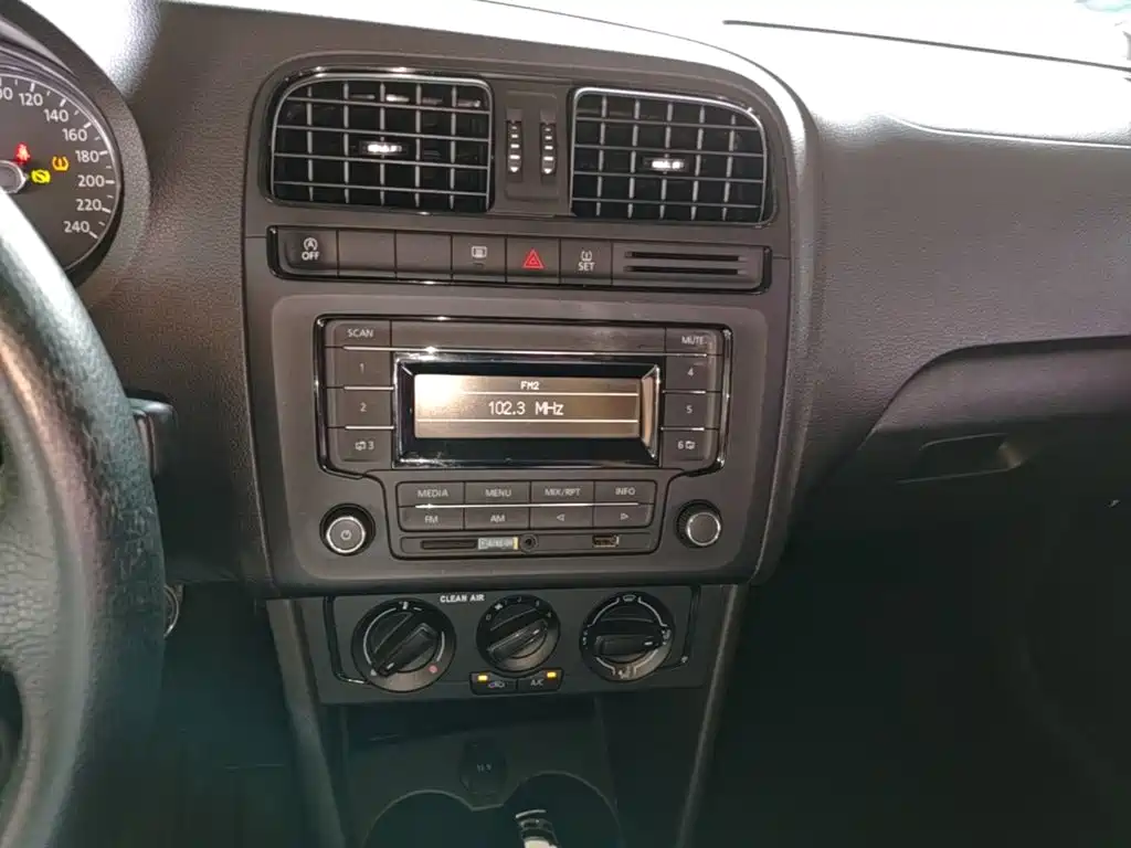 Volkswagen Polo — миниатюра 13