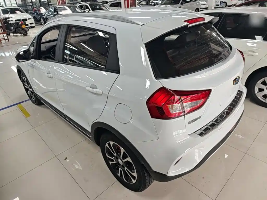 Geely Vision X3 — миниатюра 5