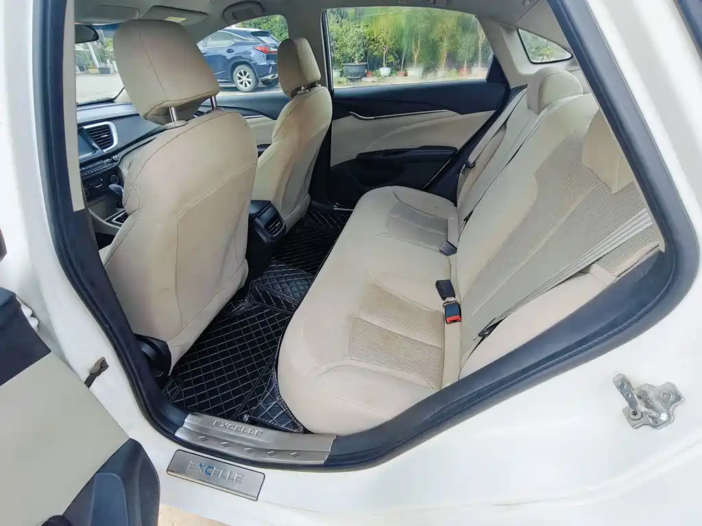 Buick Excelle — миниатюра 9