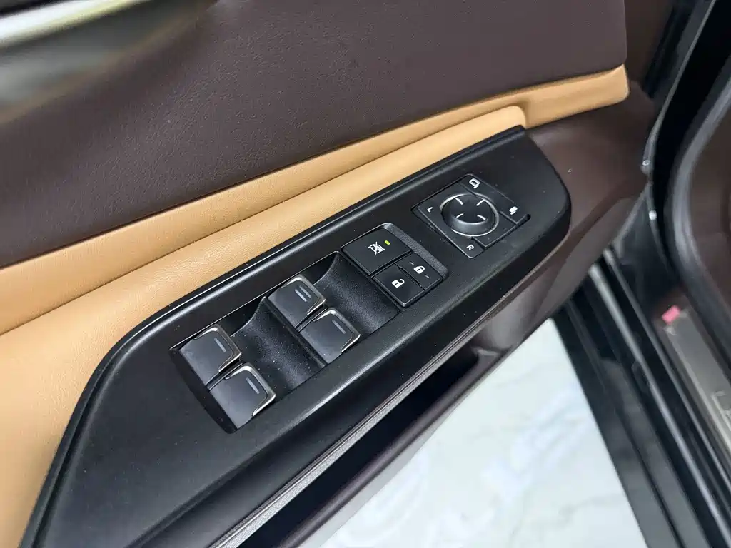 Lexus ES — миниатюра 9