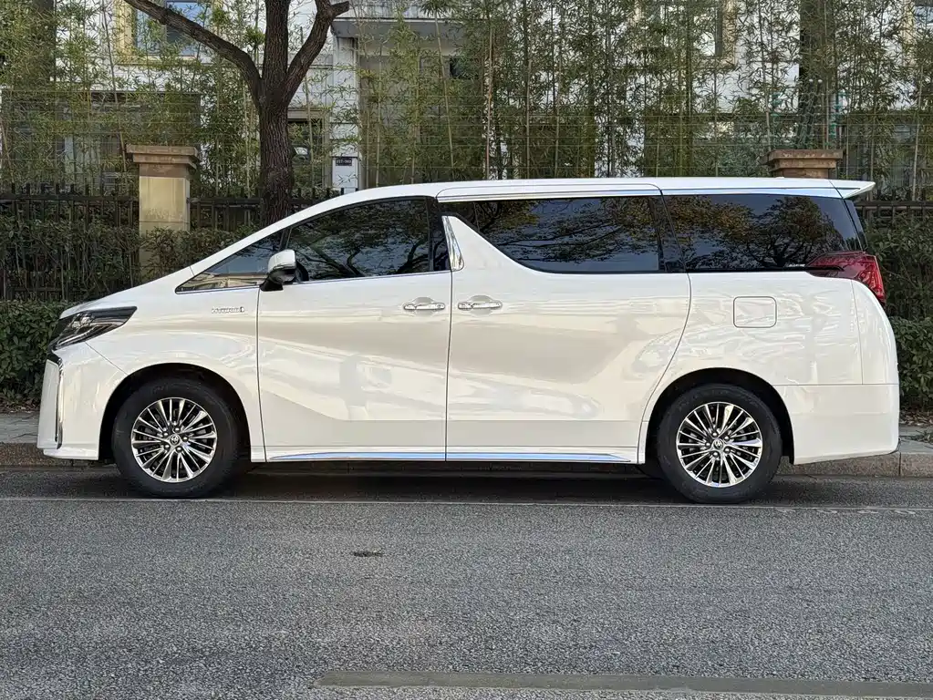 Toyota Alphard 2021 2.5L Premium