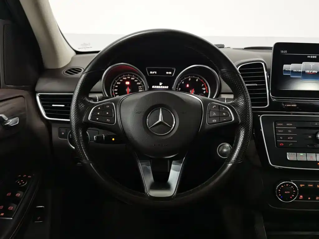Mercedes-Benz GLE (Import) — миниатюра 11