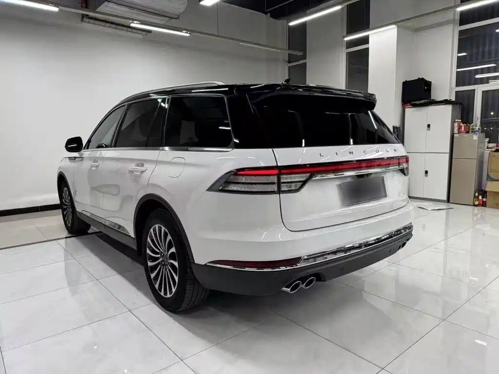Lincoln Aviator — миниатюра 5