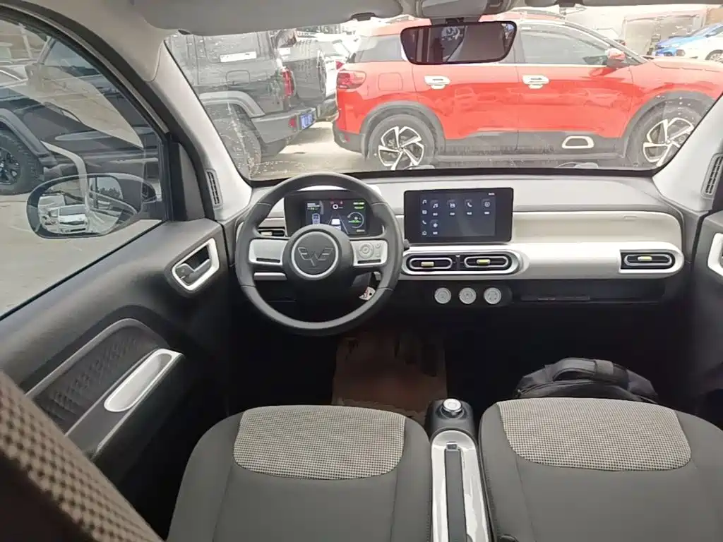 Wuling MINIEV — миниатюра 11