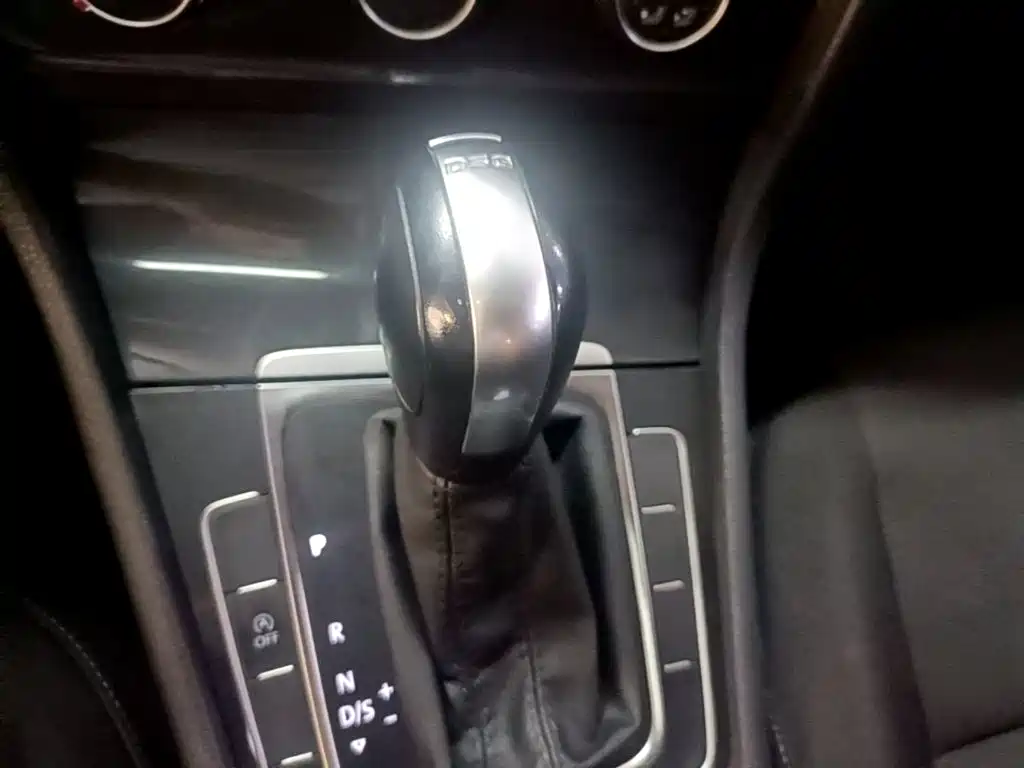 Volkswagen Golf — миниатюра 14