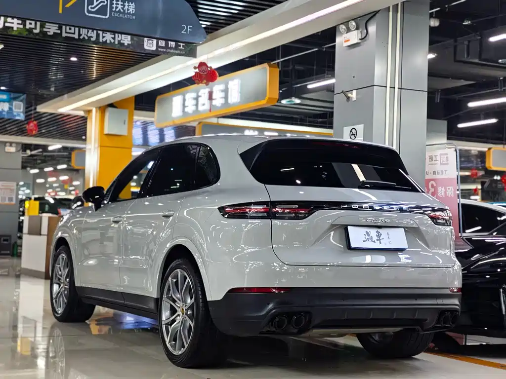 Porsche Cayenne — миниатюра 17