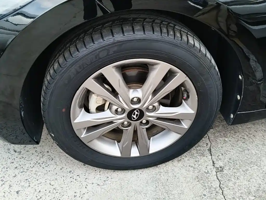 Hyundai Elantra — миниатюра 23