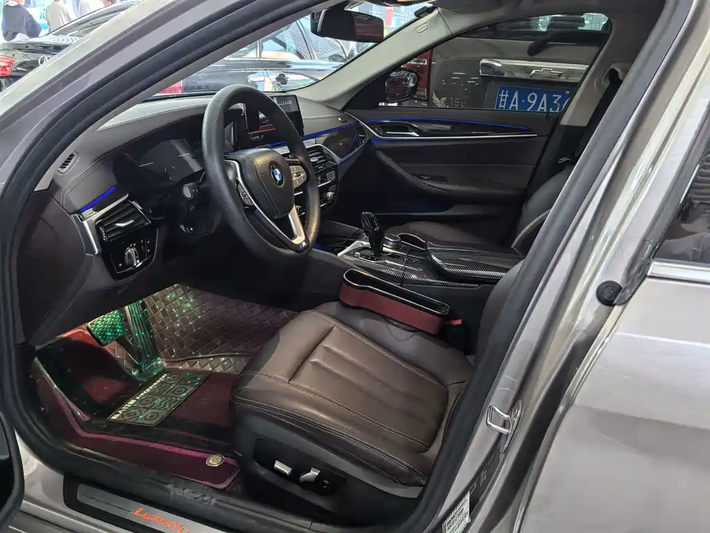 BMW 5 Series — миниатюра 7