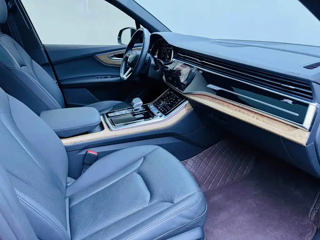 Audi Q7 — миниатюра 9