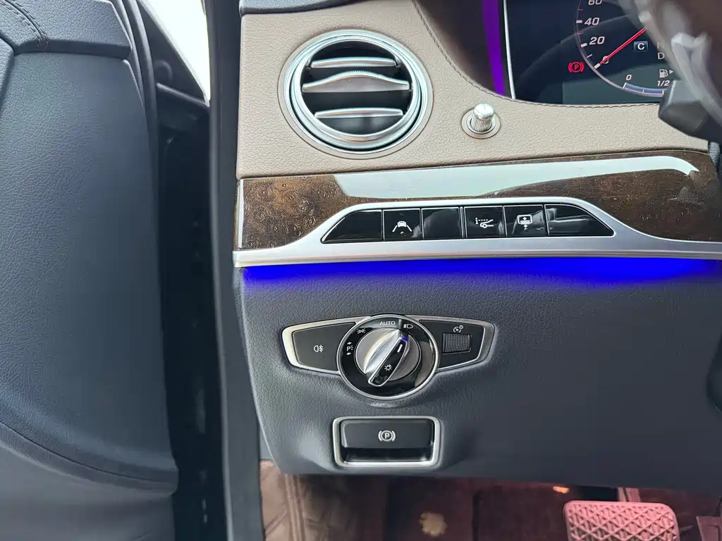 Mercedes-Benz S-Class — миниатюра 12