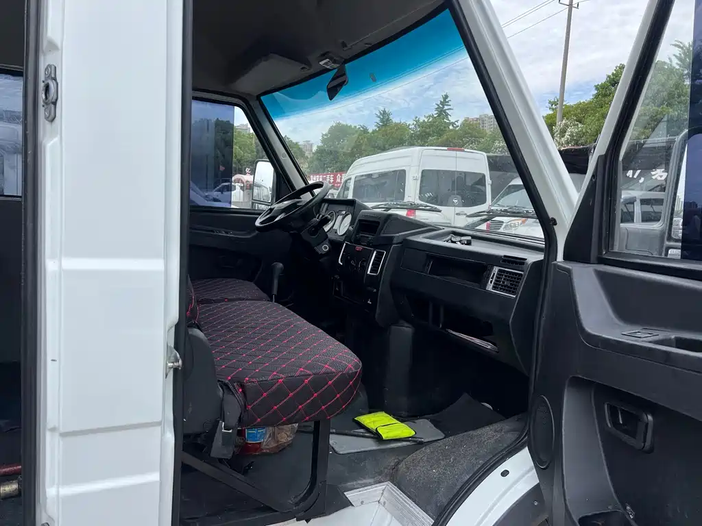 IVECO Daily — миниатюра 10