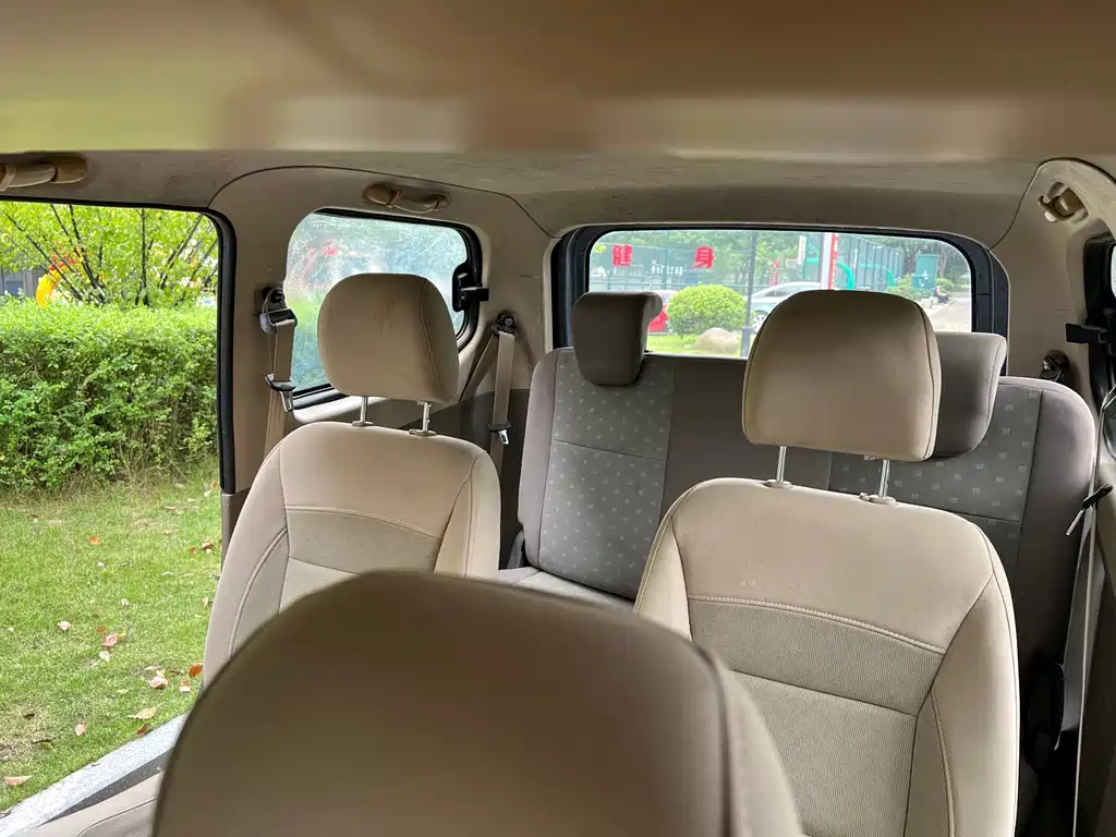 Wuling Hongguang — миниатюра 7