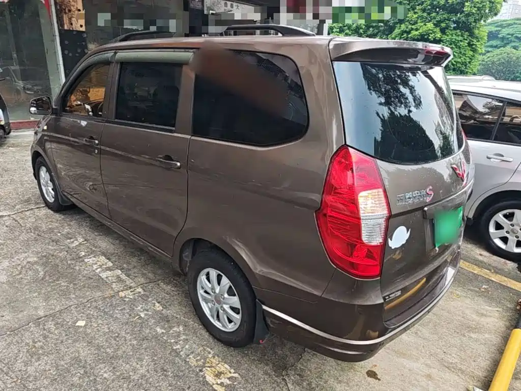 Wuling Hongguang — миниатюра 5