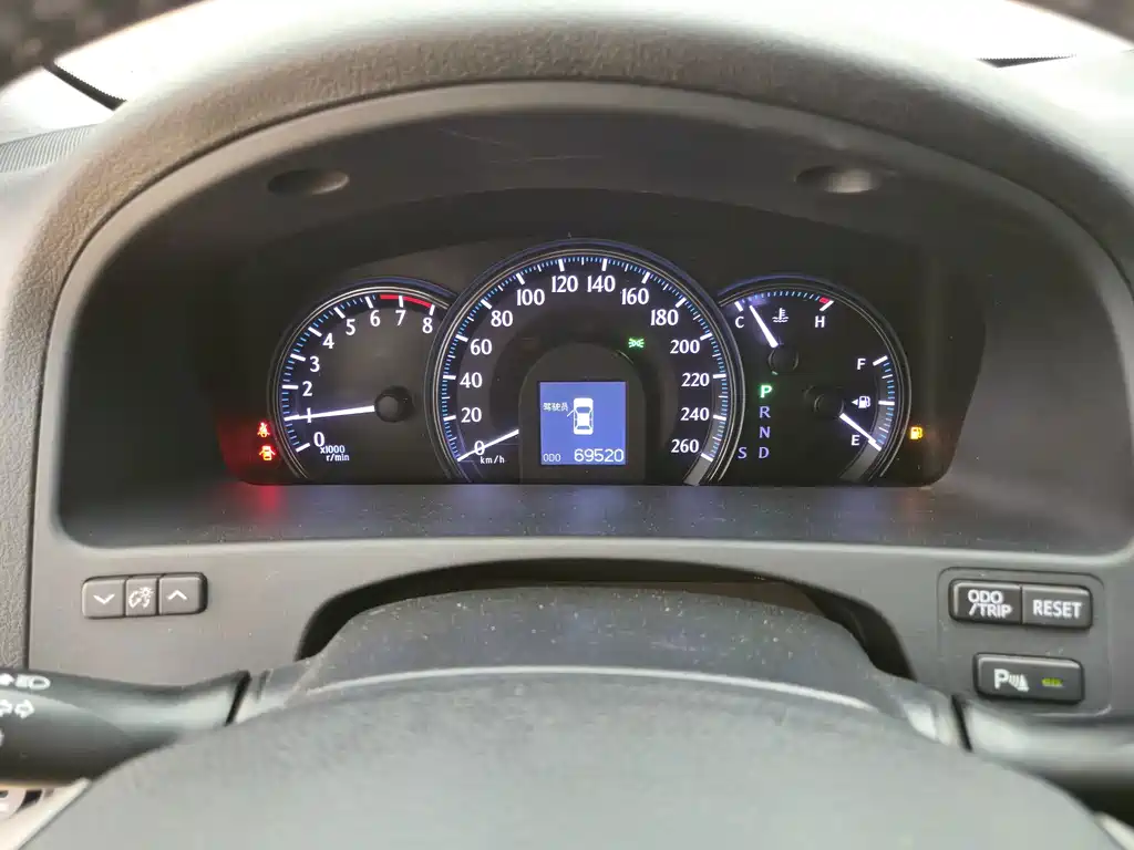 Toyota Crown — миниатюра 7