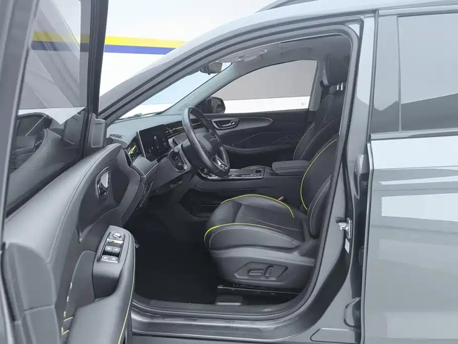 Roewe RX5 — миниатюра 9