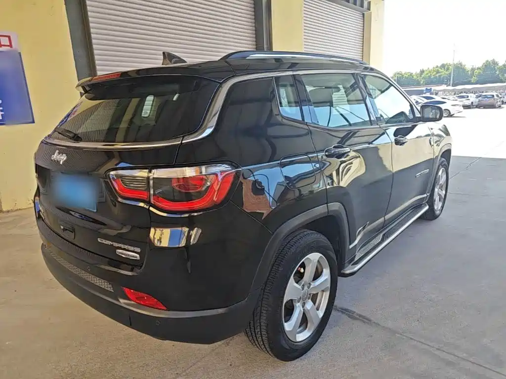 Jeep Compass — миниатюра 7