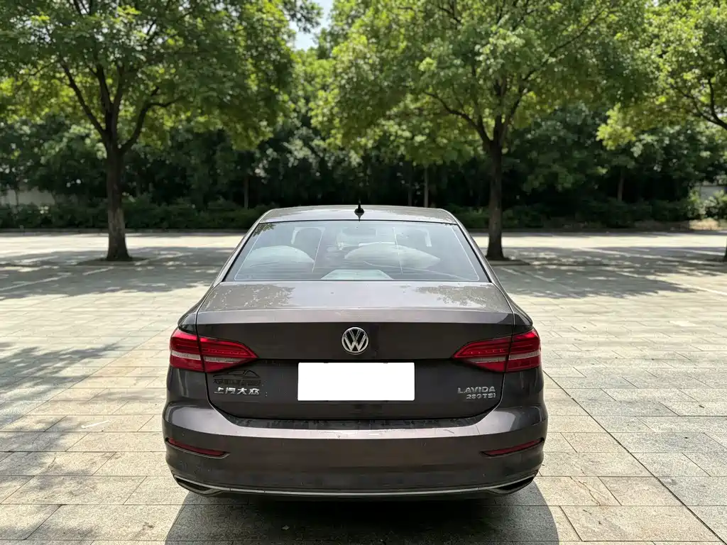 Volkswagen Lavida — миниатюра 5
