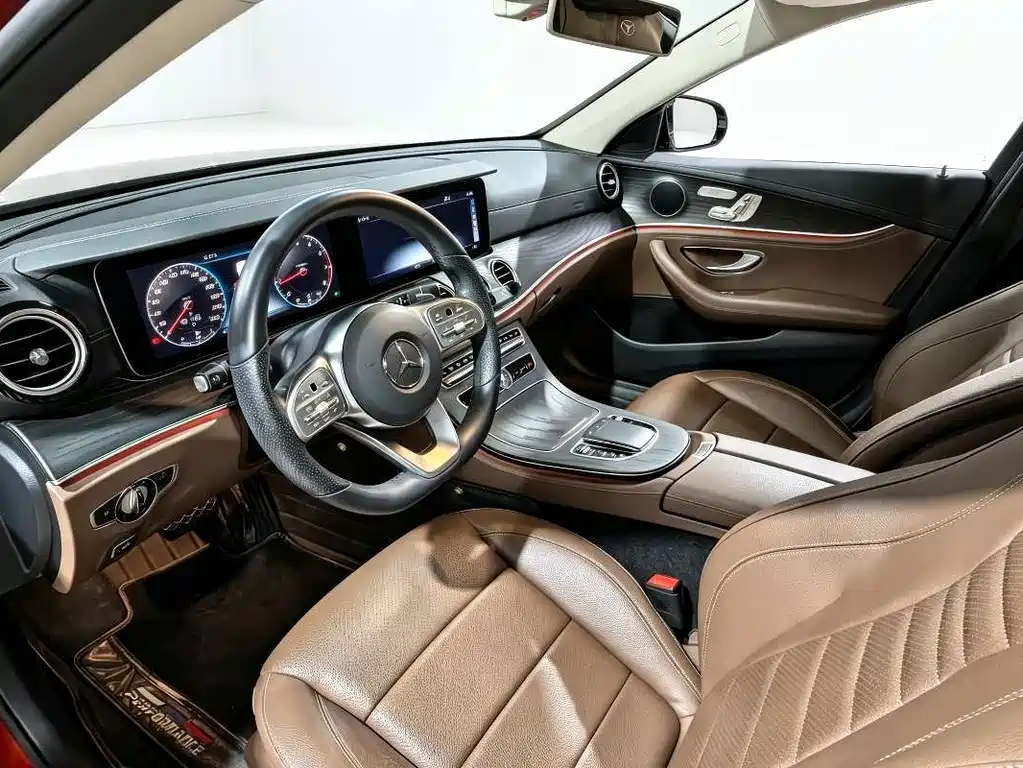 Mercedes-Benz E-Class — миниатюра 6
