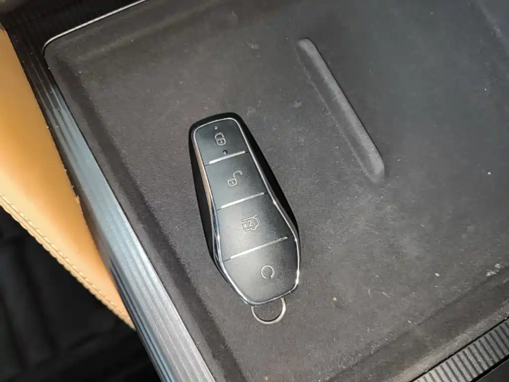 BYD L DM-i — миниатюра 9