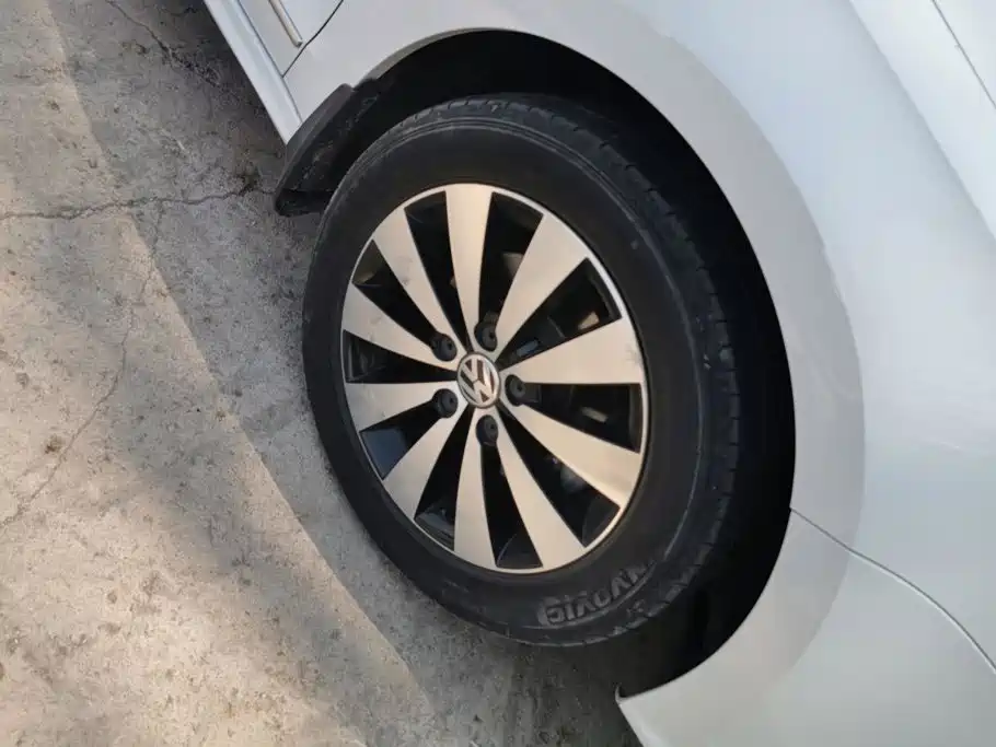 Volkswagen Sagitar — миниатюра 6