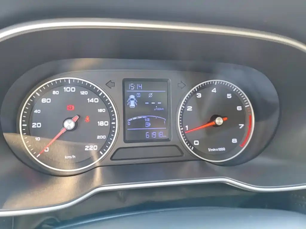 Roewe RX3 — миниатюра 12