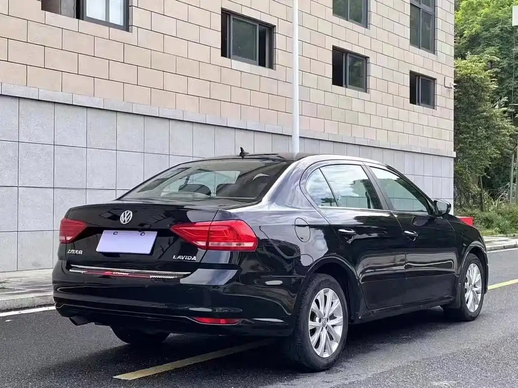 Volkswagen Lavida — миниатюра 6