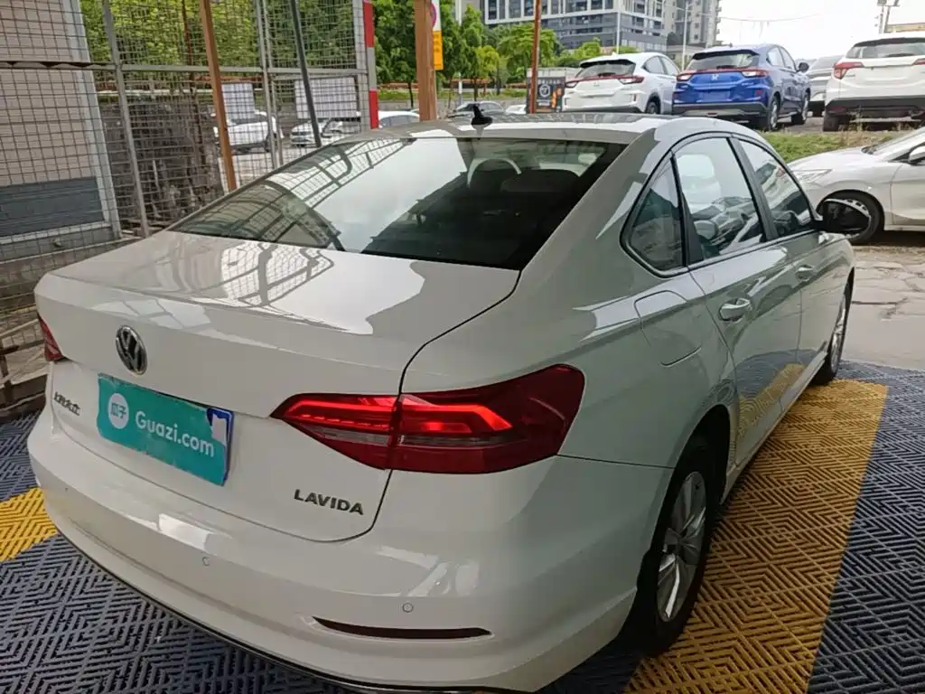 Volkswagen Lavida — миниатюра 7