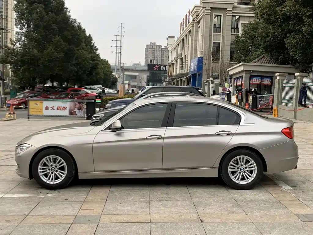 BMW 3 Series — миниатюра 7