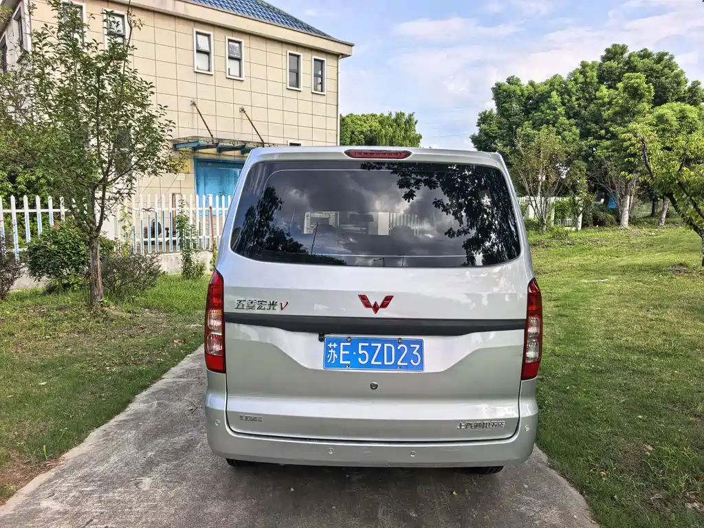 Wuling Hongguang V — миниатюра 6