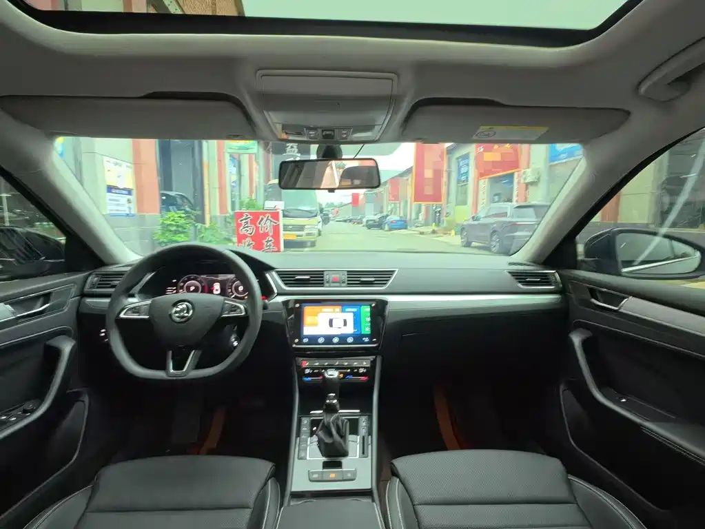 Skoda Superb — миниатюра 10