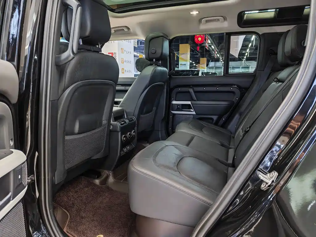 Land Rover Defender — миниатюра 6