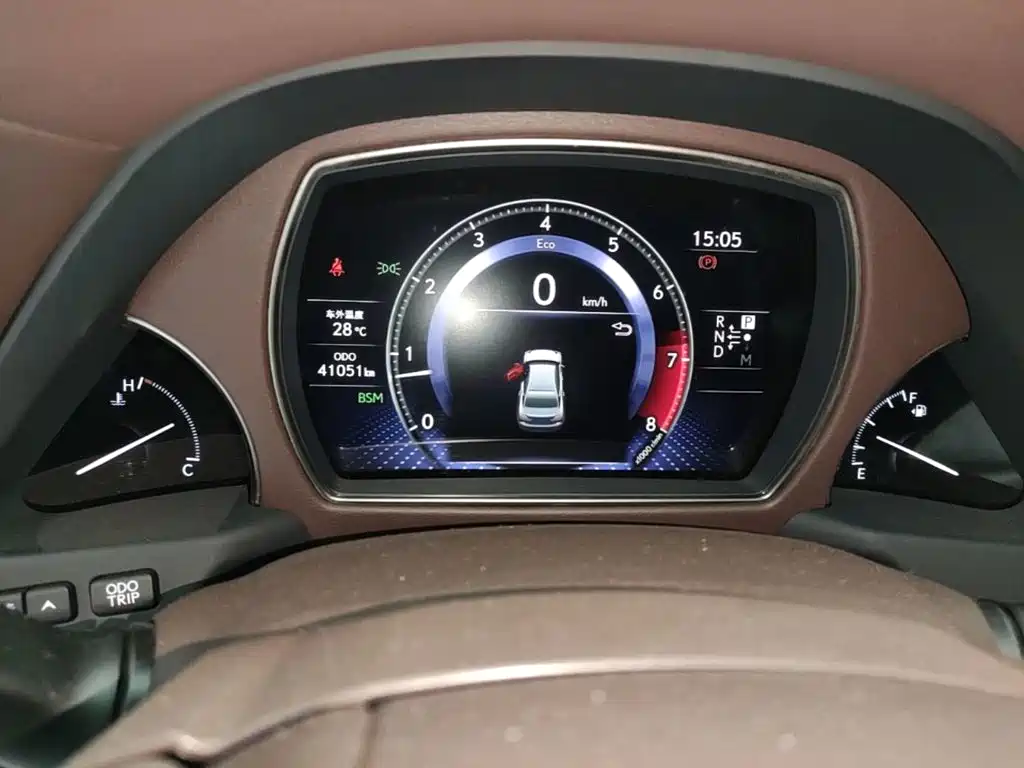 Lexus LS — миниатюра 12
