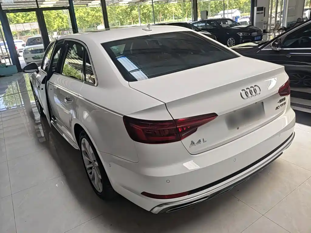 Audi A4L — миниатюра 5
