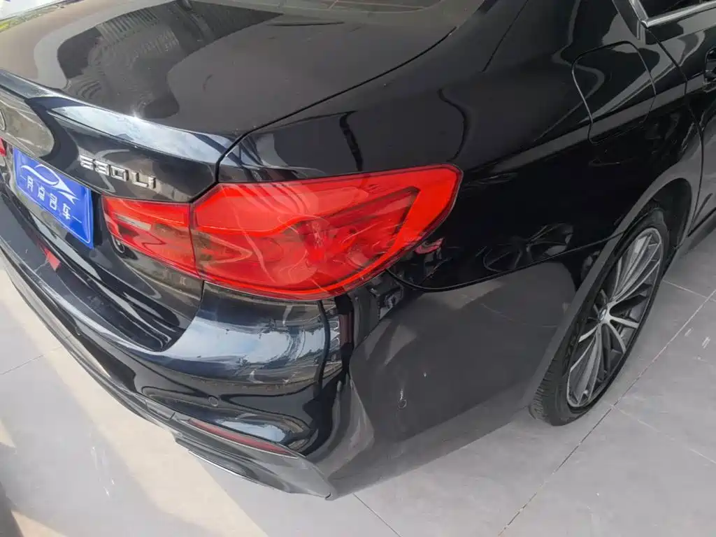 BMW 5 Series — миниатюра 8