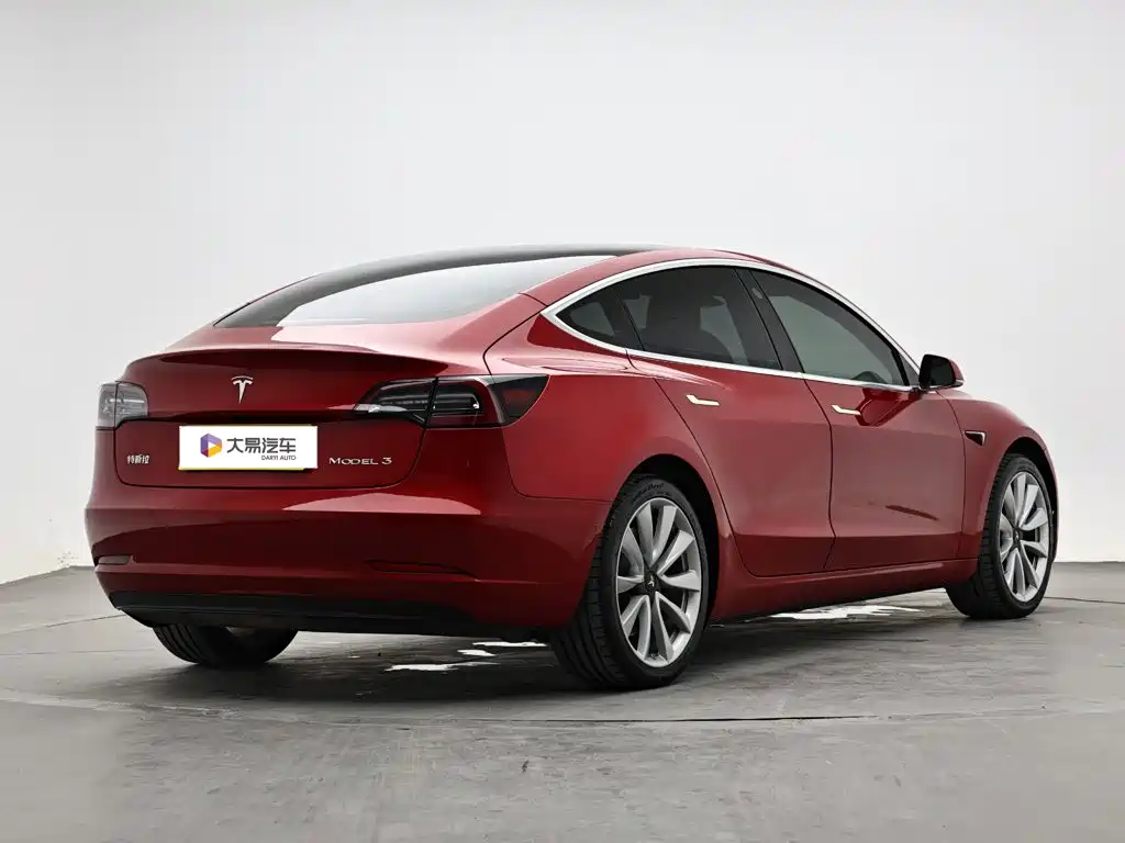 Tesla Model 3 — миниатюра 3