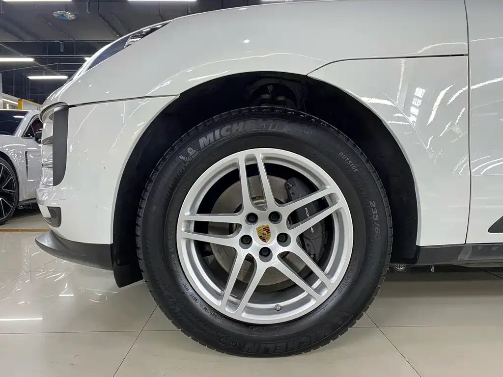 Porsche Macan — миниатюра 4