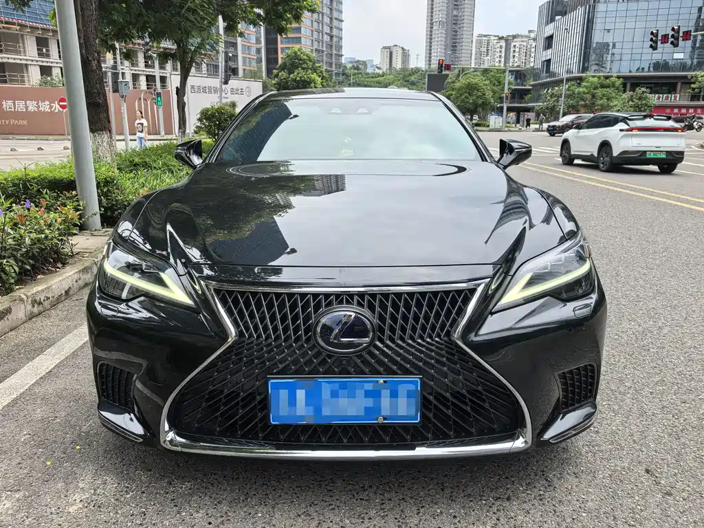 Lexus LS 2021 500h Executive