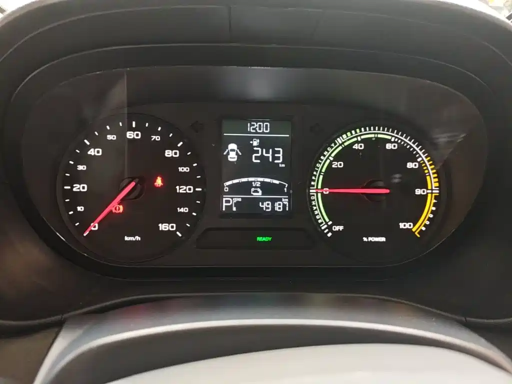 Roewe Clever — миниатюра 12