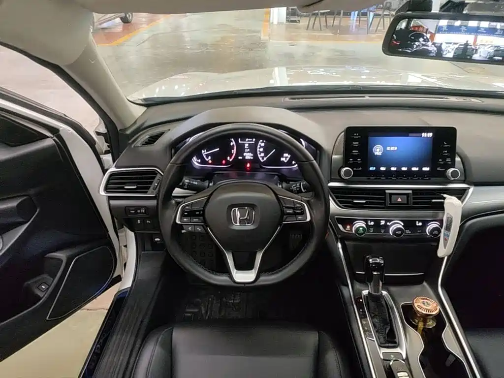 Honda Accord — миниатюра 11